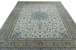 Surface texture of 2000s Kashan rug with natural Wool and intricate pattern