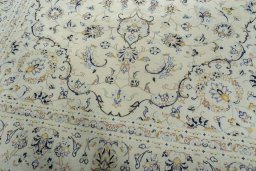 Close-up detail of New Kashan rug from Iran / Persia showing Wool weave