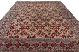 Surface texture of 1950s Kashan rug with natural Wool and intricate pattern