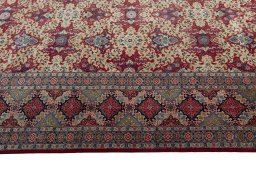 Close-up detail of 1950s Kashan rug from Iran / Persia showing Wool weave