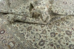 Surface texture of 2000s Kashan rug with natural Wool and intricate pattern