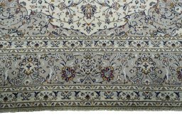 Full view of 2000s Kashan rug from Iran / Persia, 400 × 291 cm in Beige tones
