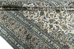 Close-up detail of 2000s Kashan rug from Iran / Persia showing Wool weave