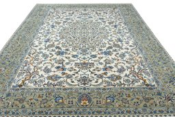 Surface texture of 2000s Kashan rug with natural Wool and intricate pattern