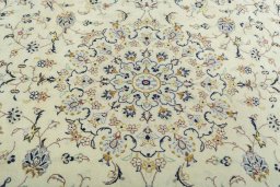Central medallion detail of New Kashan rug from Iran / Persia
