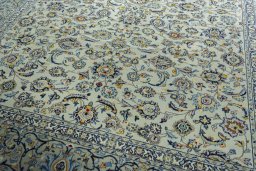 Close-up detail of 1970s Kashan rug from Iran / Persia showing Wool weave