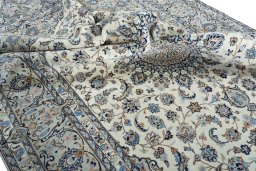 Surface texture of New Kashan rug with natural Wool and intricate pattern