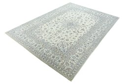 Corner detail of New Kashan rug showing border pattern and Wool pile
