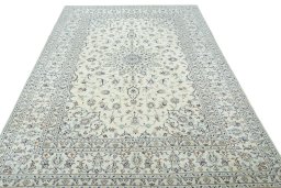 Surface texture of New Kashan rug with natural Wool and intricate pattern