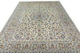 Surface texture of 2000s Kashan rug with natural Wool and intricate pattern