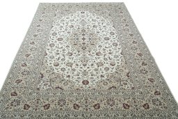 Surface texture of 2000s Kashan rug with natural Wool and intricate pattern