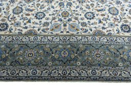 Full view of 1970s Kashan rug from Iran / Persia, 421 × 305 cm in Beige tones