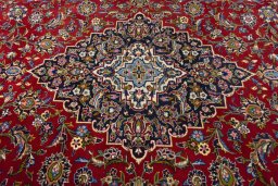 Central medallion detail of 2000s Kashan rug from Iran / Persia