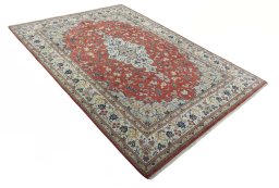 Close-up detail of New Kashan rug from Iran / Persia showing Wool weave