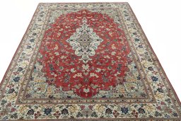 Surface texture of New Kashan rug with natural Wool and intricate pattern
