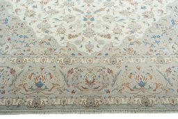 Full view of New Kashan rug from Iran / Persia, 406 × 297 cm in Beige tones