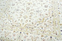 Close-up detail of New Kashan rug from Iran / Persia showing Wool weave