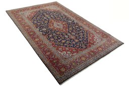Close-up detail of New Kashan rug from Iran / Persia showing Cork weave