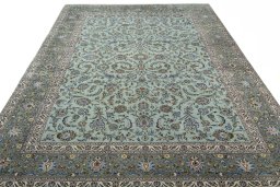 Surface texture of 1970s Kashan rug with natural Wool and intricate pattern