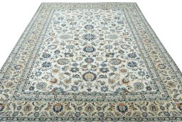 Surface texture of 2000s Kashan rug with natural Wool and intricate pattern