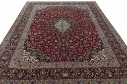 Surface texture of New Kashan rug with natural Wool and intricate pattern