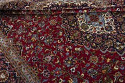 Close-up detail of 2000s Kashan rug from Iran / Persia showing Cork weave