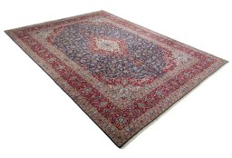 Close-up detail of 2000s Kashan rug from Iran / Persia showing Cork weave