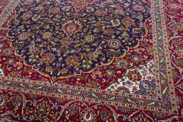 Close-up detail of 1970s Kashan rug from Iran / Persia showing Wool weave