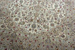 Close-up detail of 2000s Kashan rug from Iran / Persia showing Wool weave