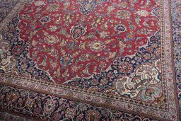Close-up detail of 1950s Kashan rug from Iran / Persia showing Wool weave