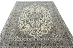 Surface texture of 2000s Kashan rug with natural Wool and intricate pattern