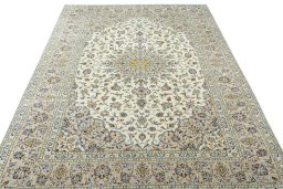 Surface texture of 2000s Kashan rug with natural Wool and intricate pattern