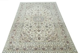 Surface texture of 2000s Kashan rug with natural Wool and intricate pattern