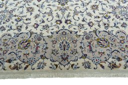 Full view of New Kashan rug from Iran / Persia, 350 × 248 cm in Beige tones