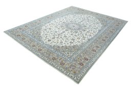 Corner detail of New Kashan rug showing border pattern and Wool pile