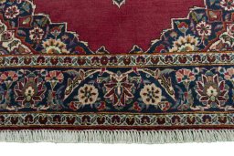 Full view of 1930s Kashan rug from Iran / Persia, 155 × 108 cm in Red tones