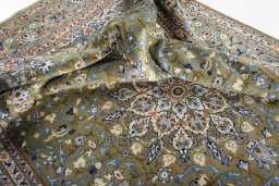Surface texture of 2000s Kashan rug with natural Wool and intricate pattern