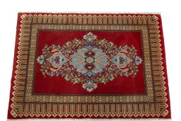 Surface texture of New Kashan rug with natural Cork and intricate pattern