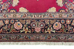 Full view of 1930s Kashan rug from Iran / Persia, 206 × 135 cm in Red tones