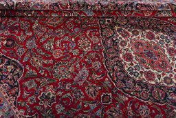 Close-up detail of 1950s Kashan rug from Iran / Persia showing Wool weave