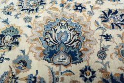 Close-up detail of 1970s Kashan rug from Iran / Persia showing Cork weave