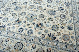 Close-up detail of 1970s Kashan rug from Iran / Persia showing Cork weave