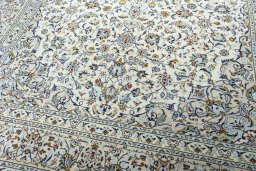 Close-up detail of 2000s Kashan rug from Iran / Persia showing Wool weave