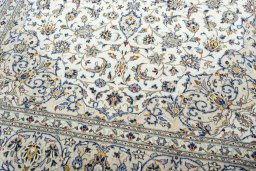 Close-up detail of 2000s Kashan rug from Iran / Persia showing Wool weave