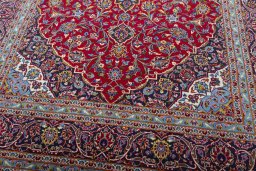 Close-up detail of 2000s Kashan rug from Iran / Persia showing Wool weave