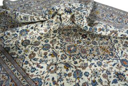 Surface texture of 1970s Kashan rug with natural Wool and intricate pattern
