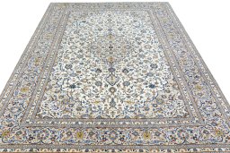 Surface texture of 1970s Kashan rug with natural Wool and intricate pattern