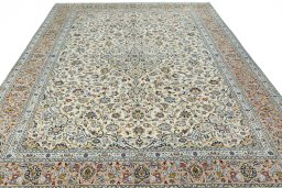 Surface texture of 2000s Kashan rug with natural Wool and intricate pattern