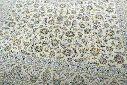 Close-up detail of 1970s Kashan rug from Iran / Persia showing Wool weave