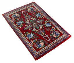Corner detail of New Kashan rug showing border pattern and Wool pile